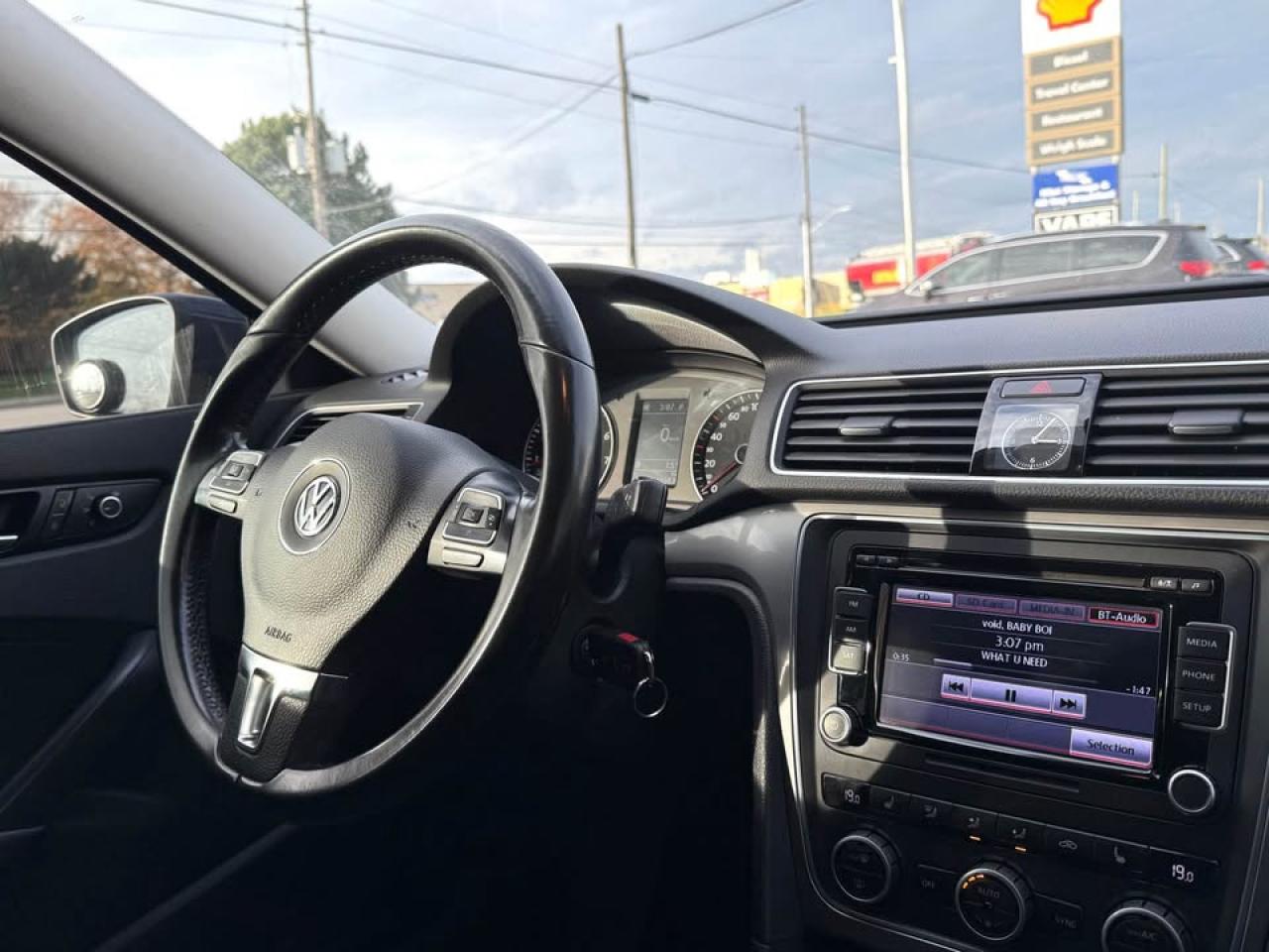 2015 Volkswagen Passat S Photo