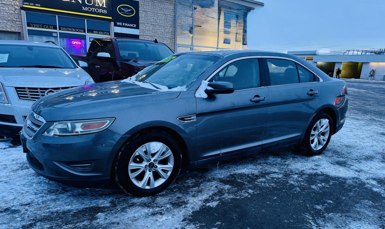 2011 Ford Taurus SEL Photo