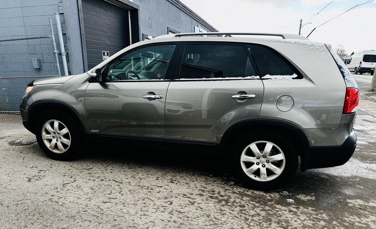 2012 Kia Sorento LX Photo4