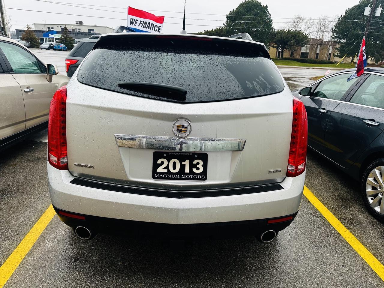 2013 Cadillac SRX LEATHER Photo3