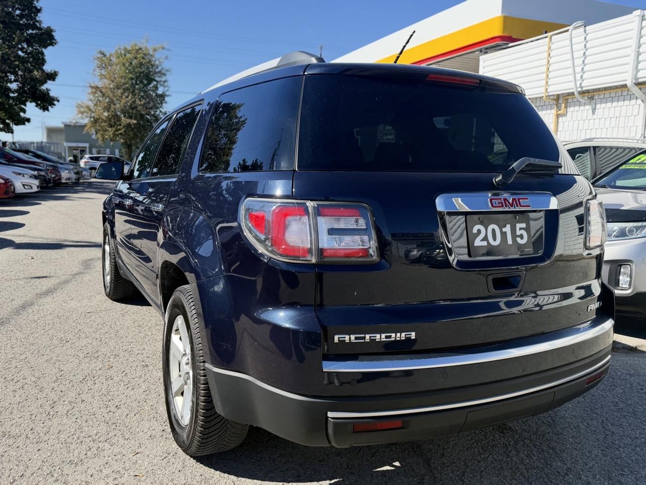 2015 GMC Acadia SLE1 - ONE OWNER VEHICLE!! Photo