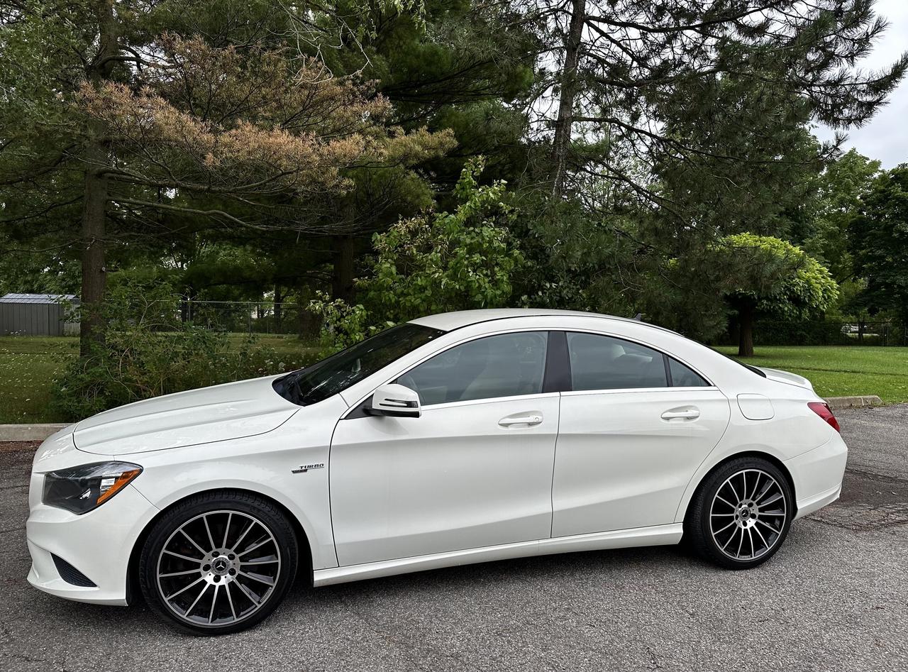 2016 Mercedes-Benz CLA250 4MATIC Photo