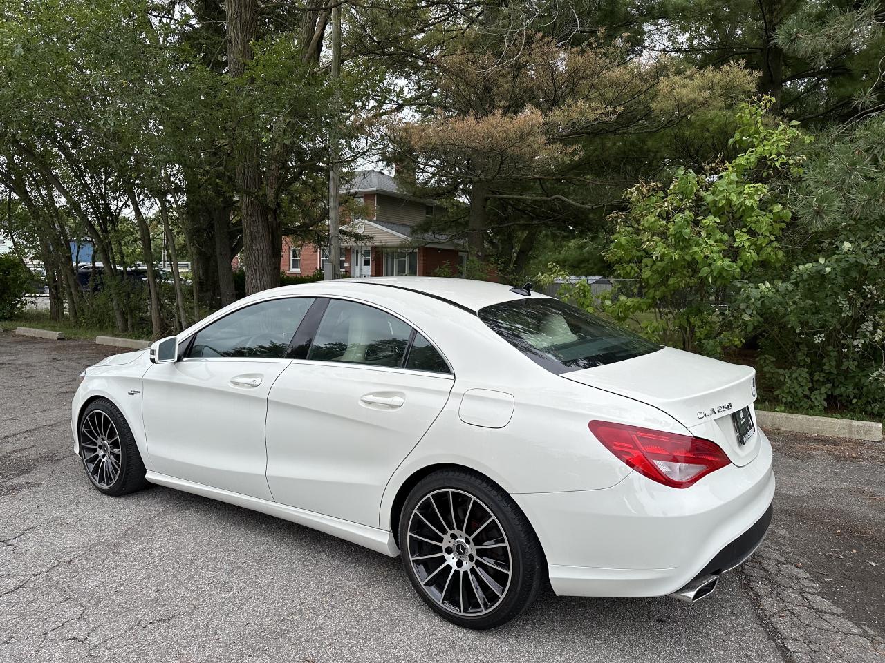 2016 Mercedes-Benz CLA250 4MATIC Photo2