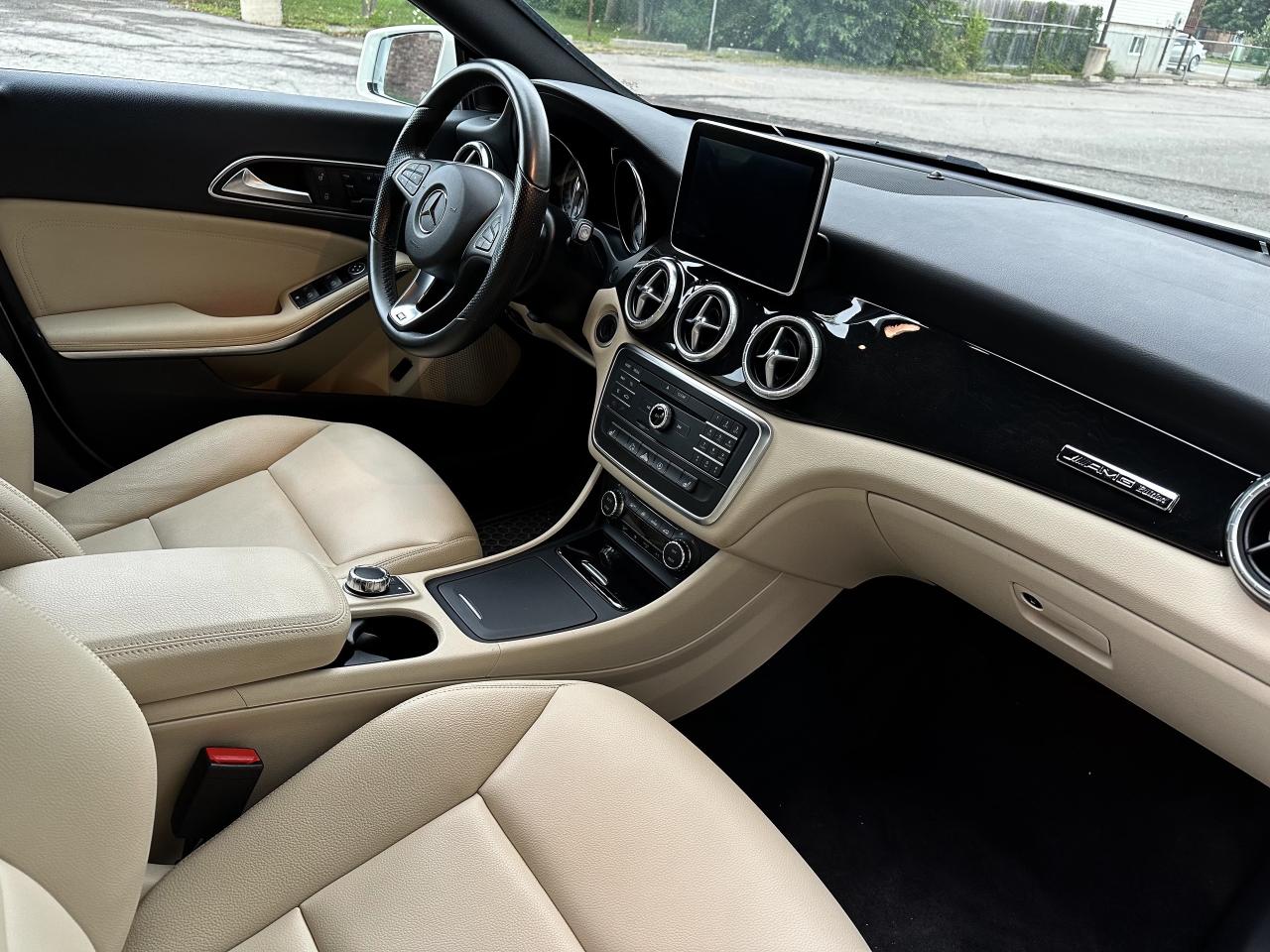 2016 Mercedes-Benz CLA250 4MATIC Photo