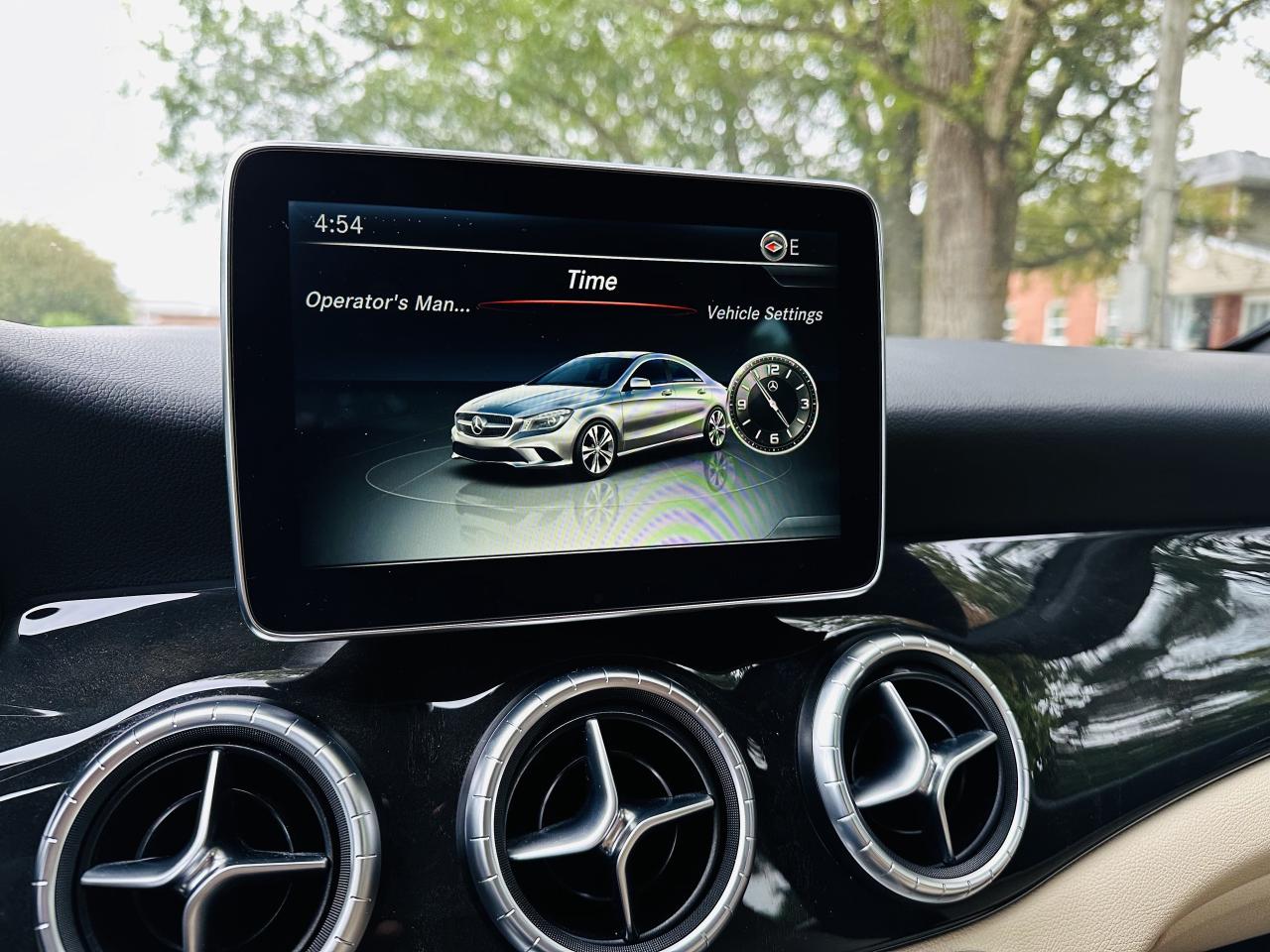 2016 Mercedes-Benz CLA250 4MATIC Photo