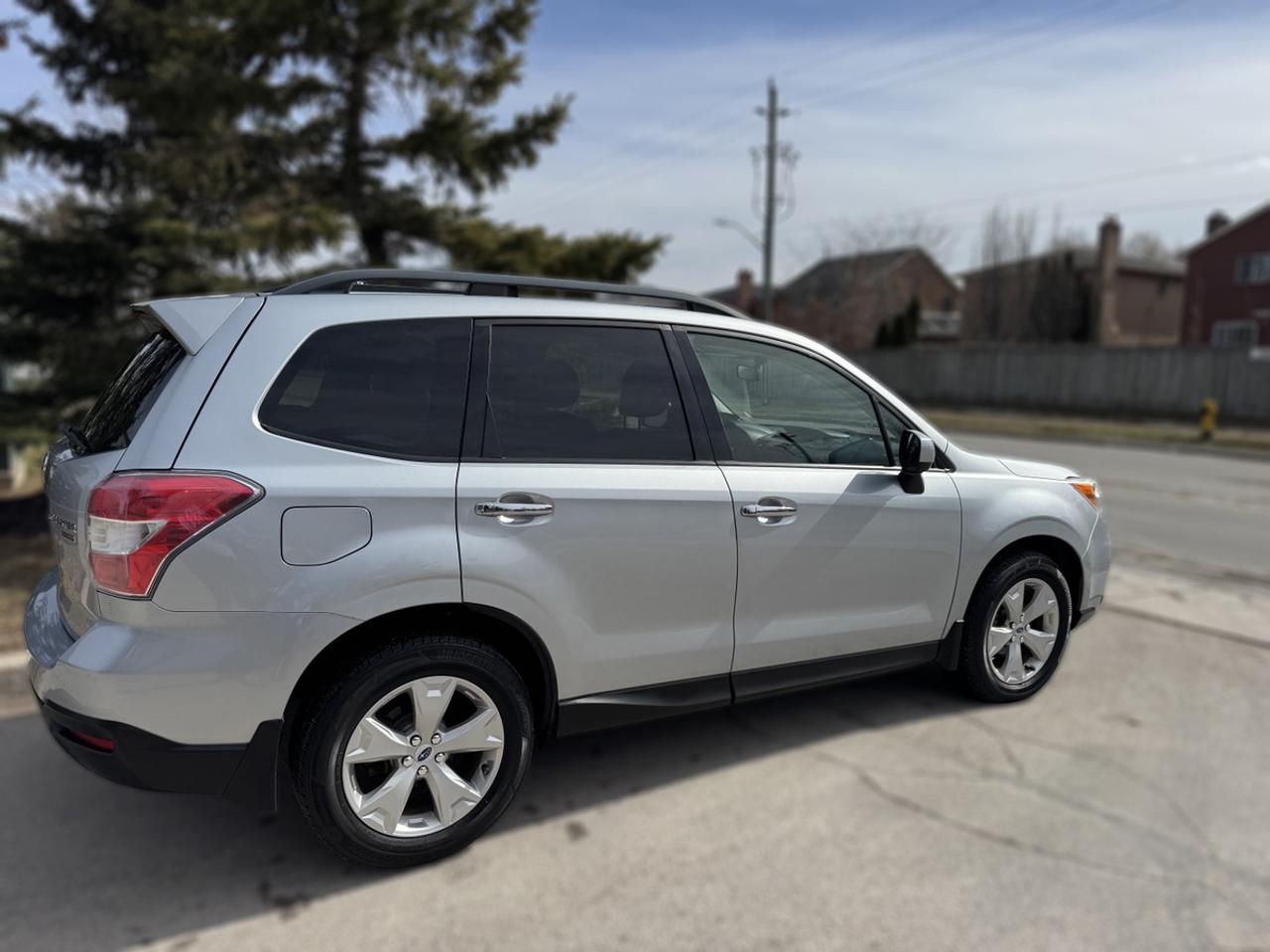 2015 Subaru Forester Limited - NO ACCIDENTS - ONE OWNER Photo3