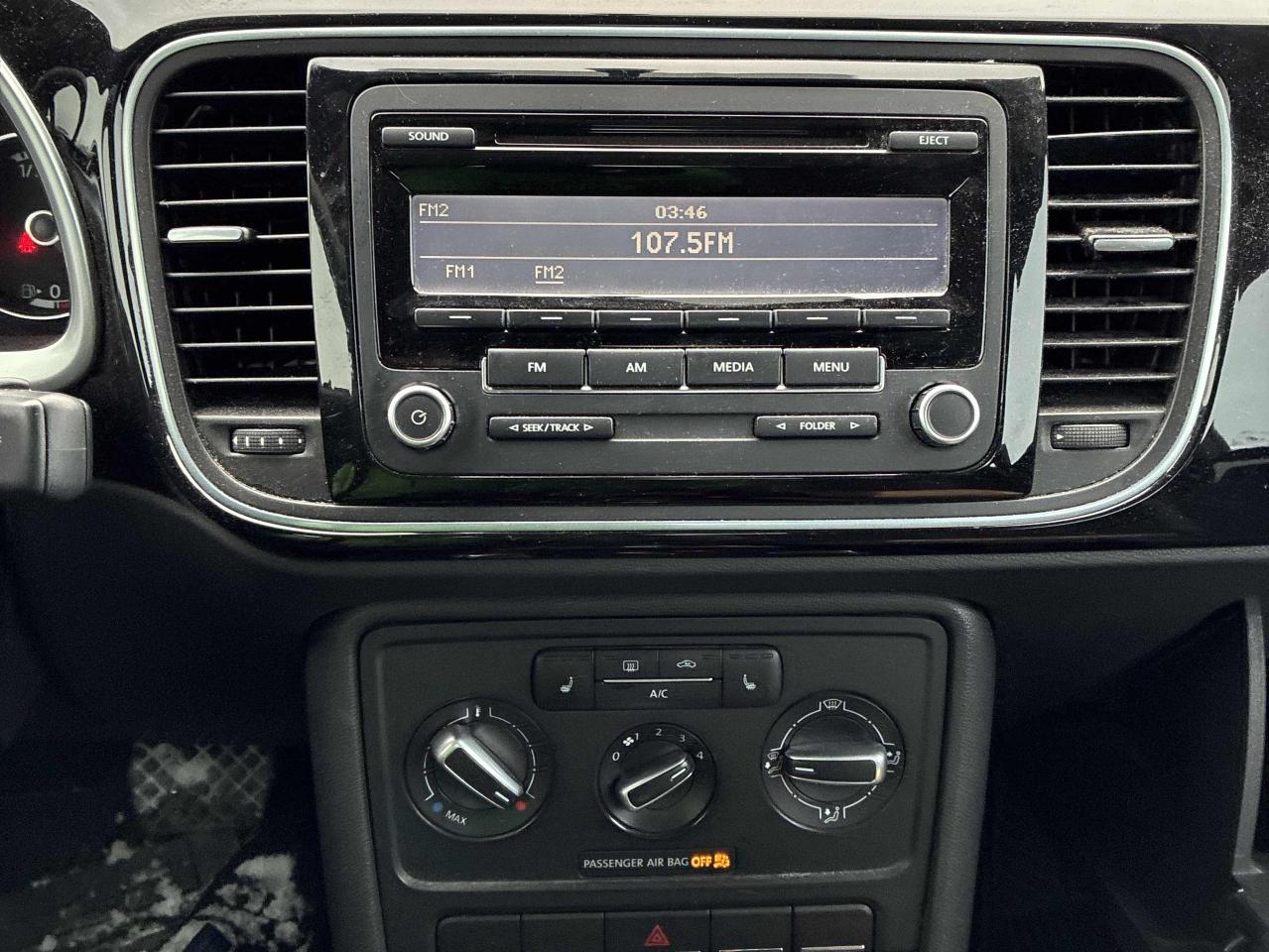 2013 Volkswagen Beetle  Photo