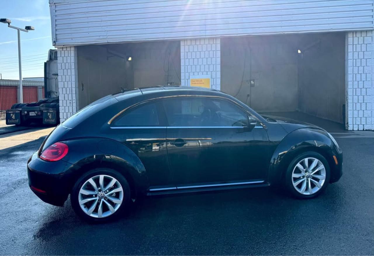 2013 Volkswagen Beetle  Photo