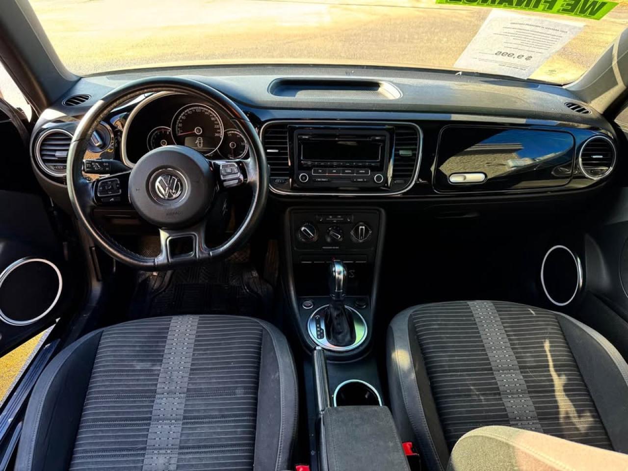 2013 Volkswagen Beetle  Photo