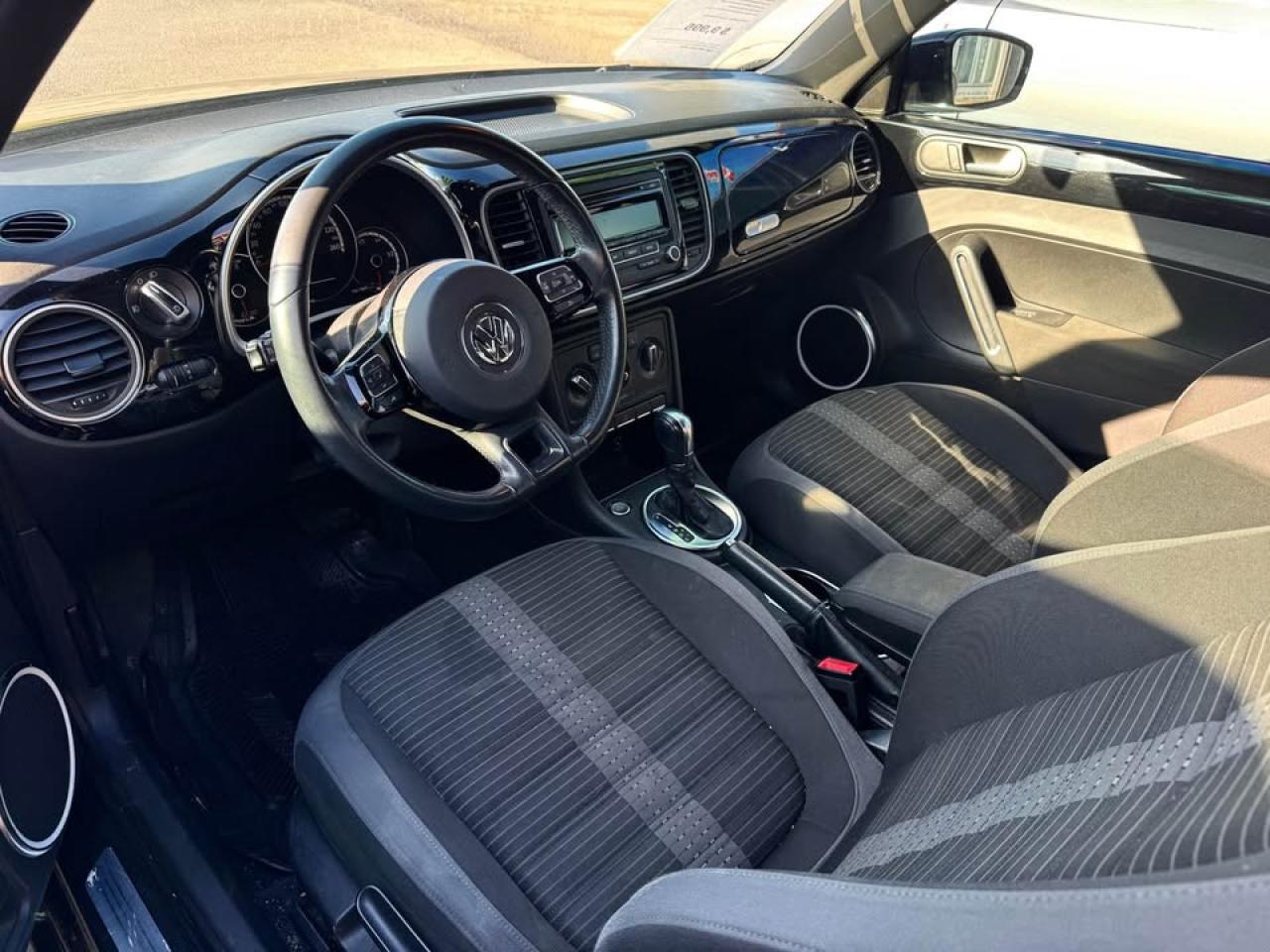 2013 Volkswagen Beetle  Photo