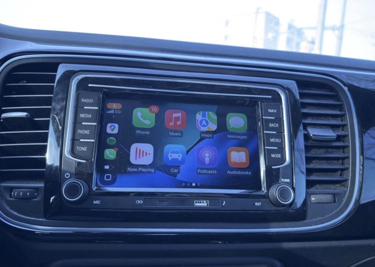 2013 Volkswagen Beetle  Photo