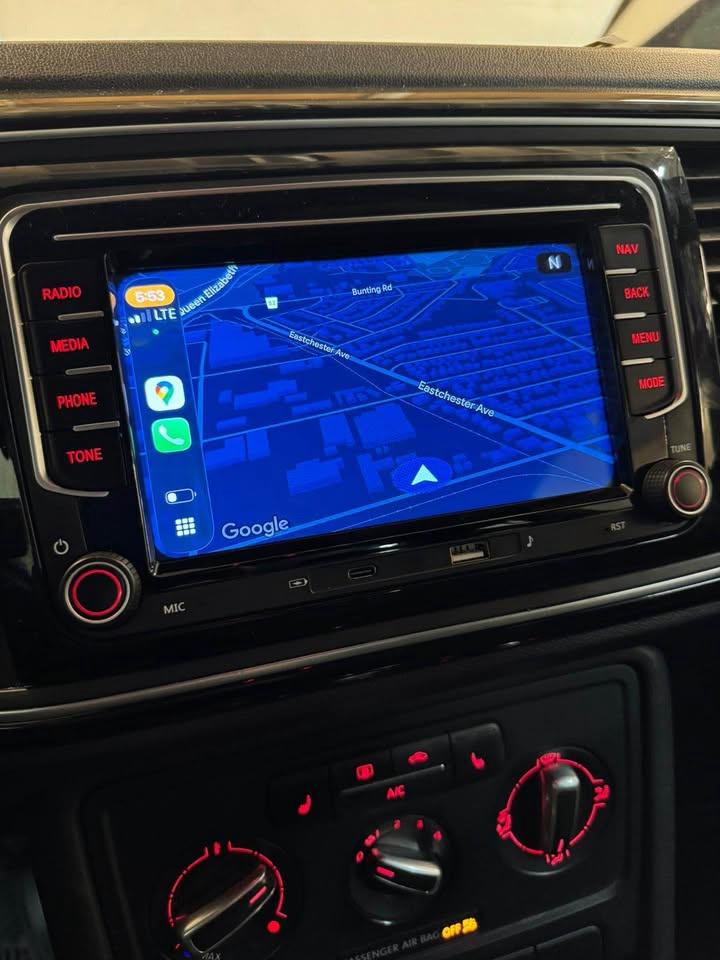 2013 Volkswagen Beetle  Photo