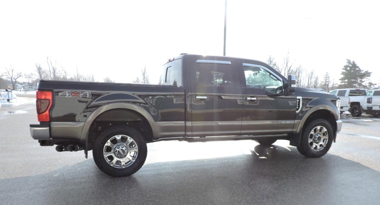2022 Ford SUPER DUTY F-250 SRW LARIAT Diesel 4X4 Leather New Tires 114000 KM Photo4