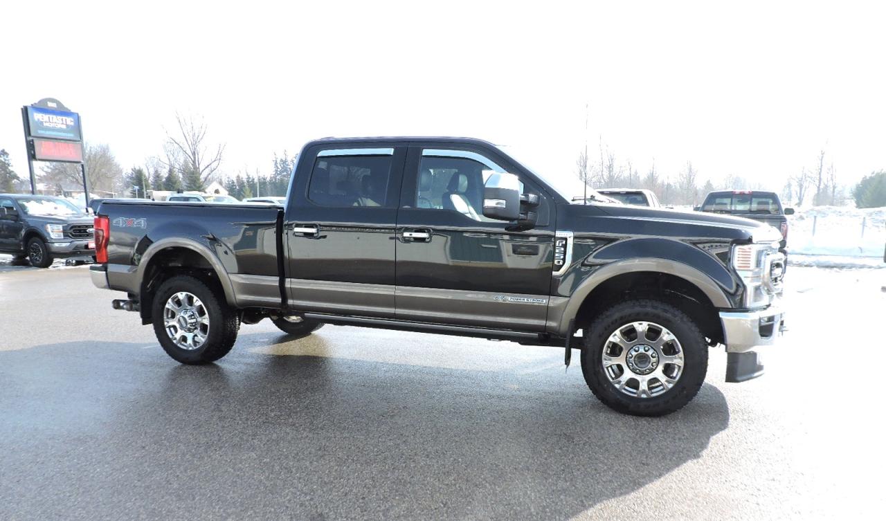 2022 Ford SUPER DUTY F-250 SRW LARIAT Diesel 4X4 Leather New Tires 114000 KM Photo