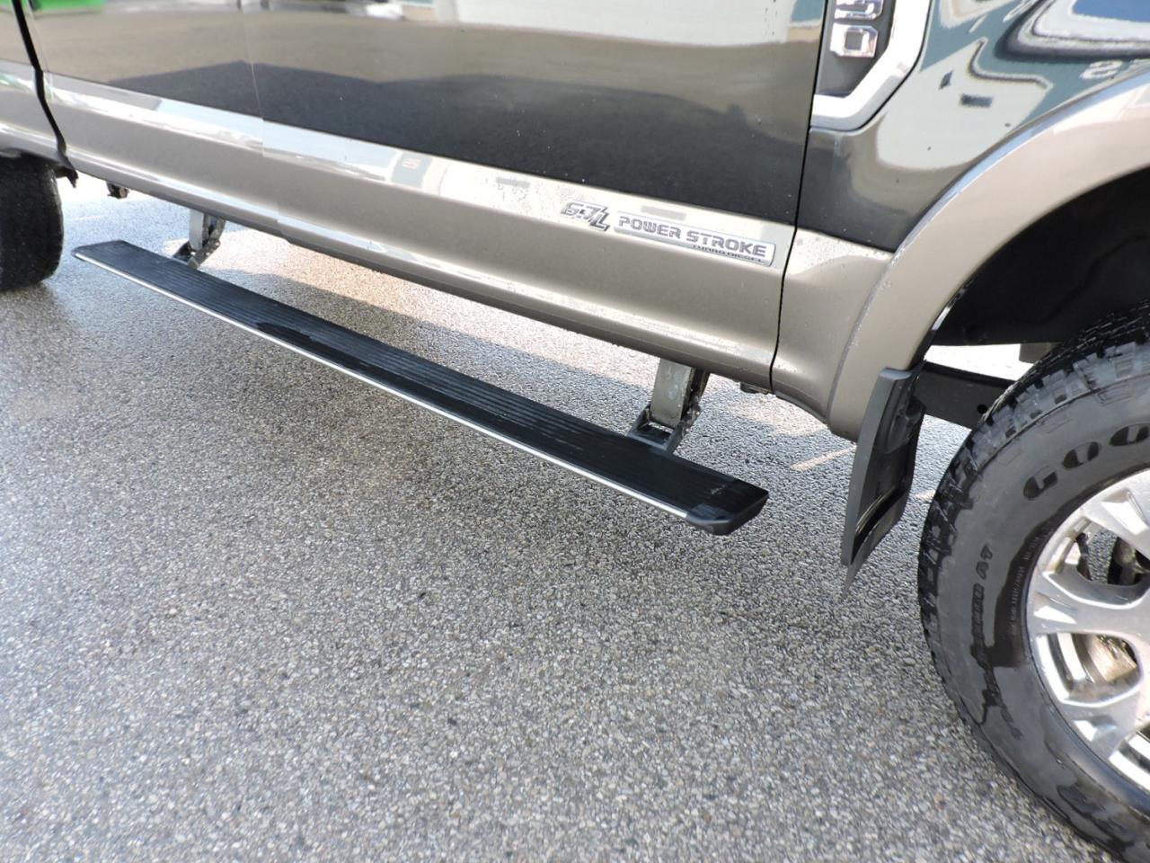 2022 Ford SUPER DUTY F-250 SRW LARIAT Diesel 4X4 Leather New Tires 114000 KM Photo