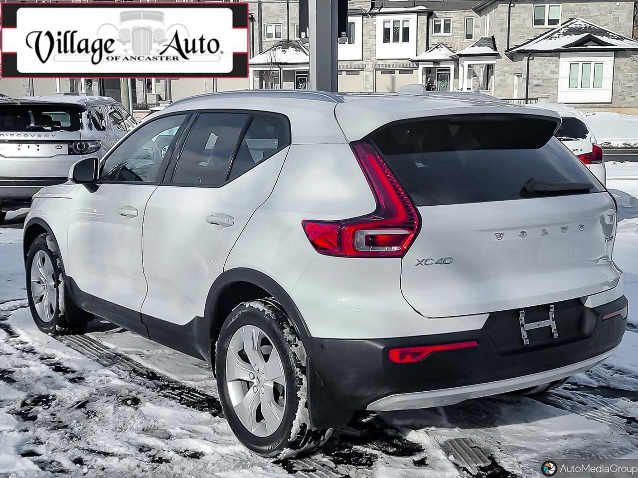 2019 Volvo XC40 T5 AWD Momentum - Photo #5