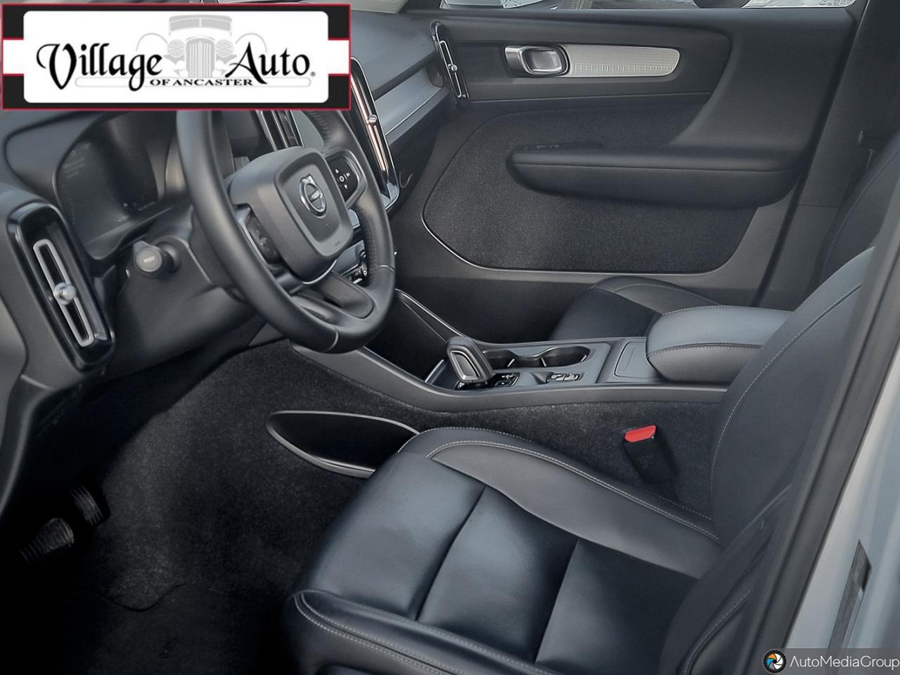 2019 Volvo XC40 T5 AWD Momentum Photo