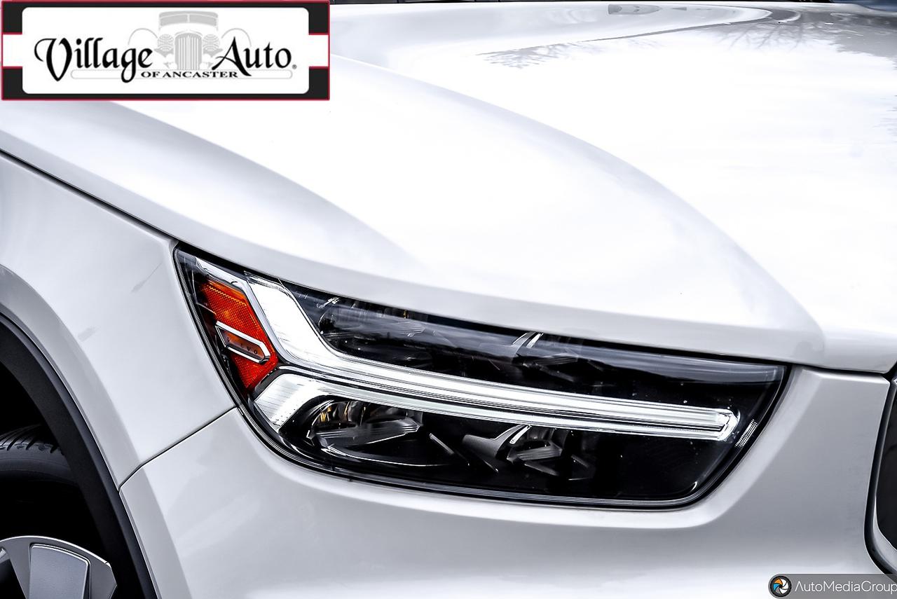 2019 Volvo XC40 T5 AWD Momentum - Photo #2
