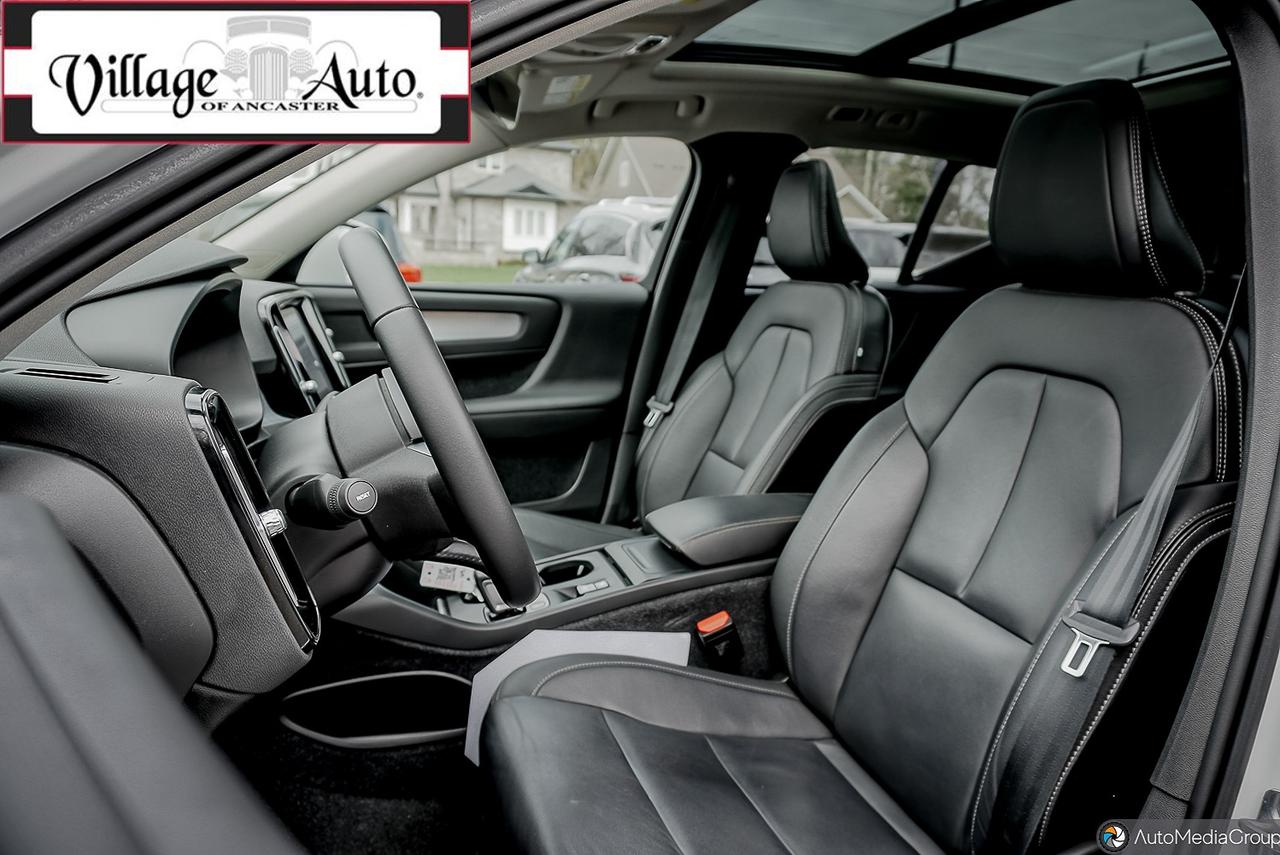 2019 Volvo XC40 T5 AWD Momentum Photo