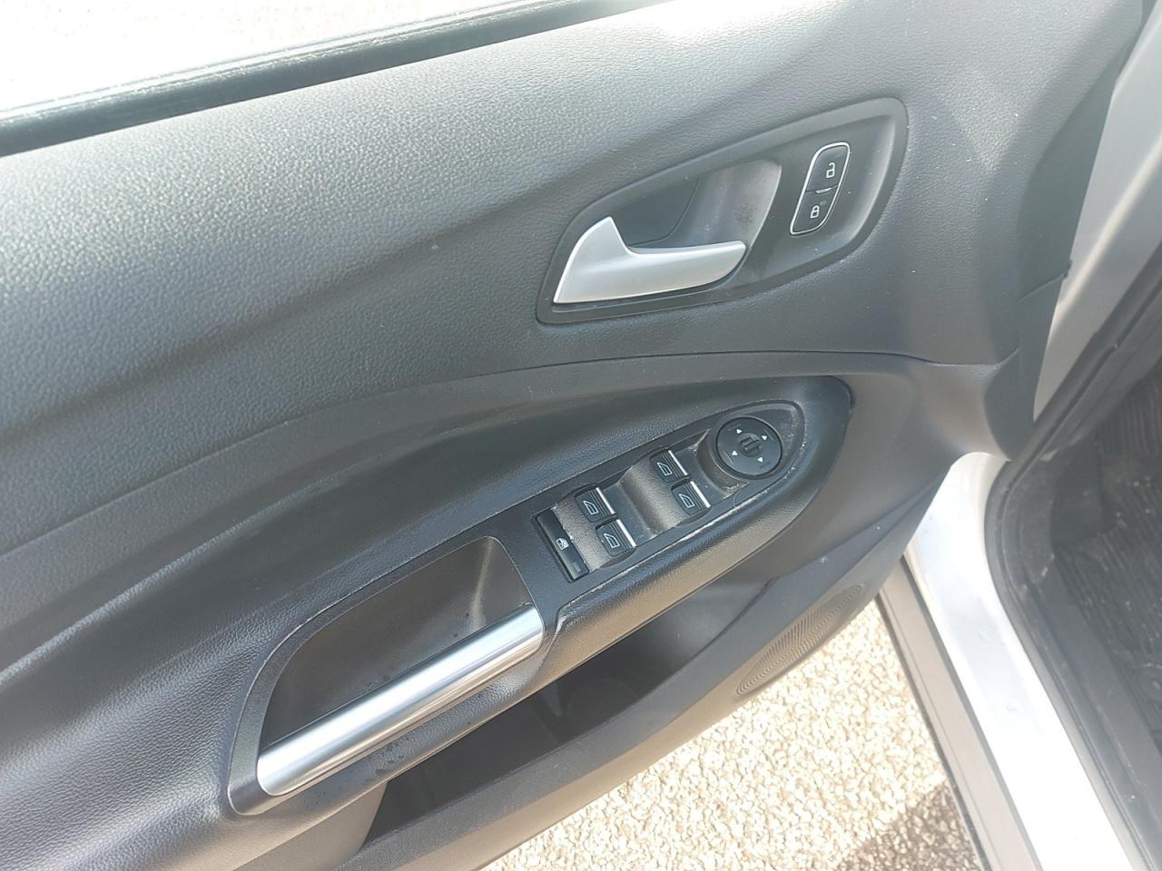 2019 Ford Escape SE Photo