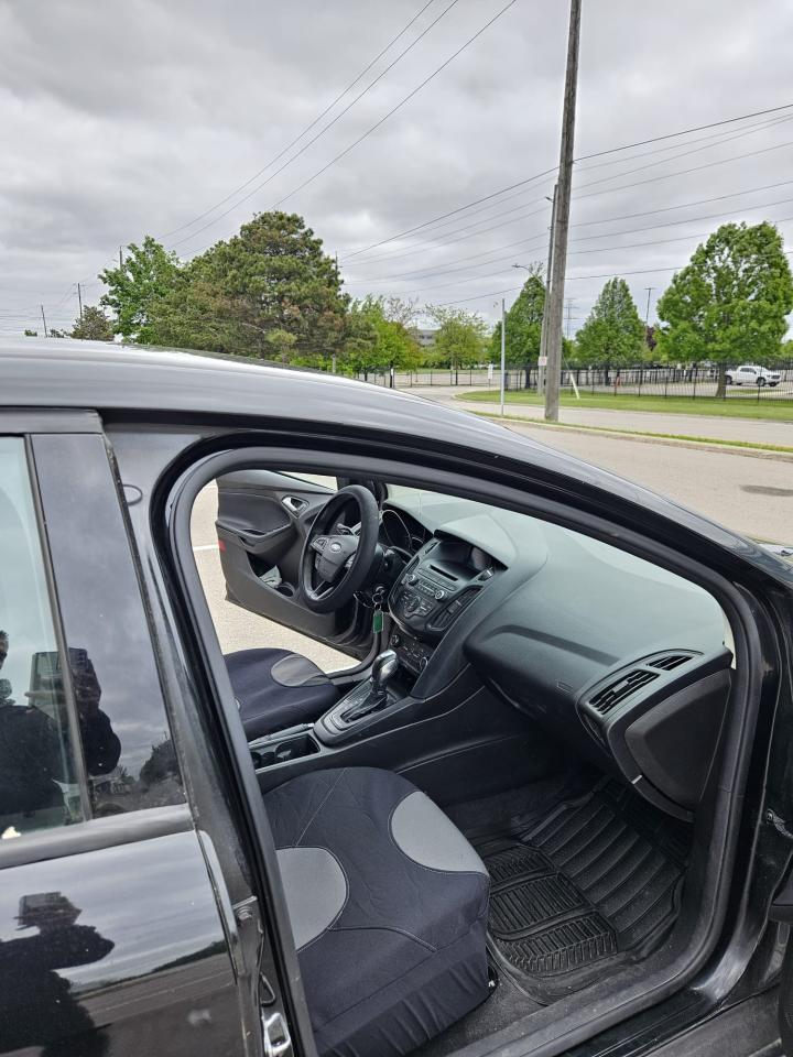 2015 Ford Focus 4DR SDN SE Photo