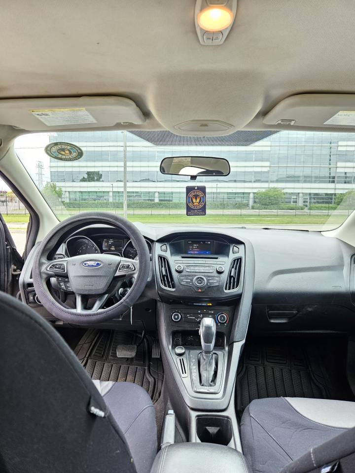 2015 Ford Focus 4DR SDN SE Photo