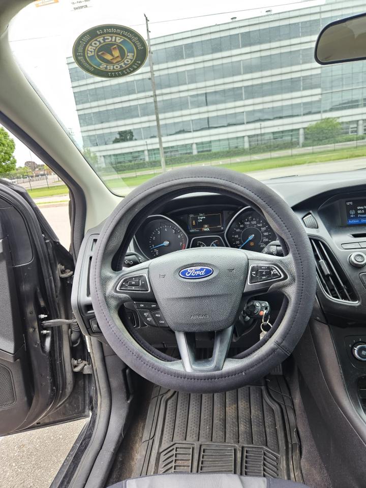 2015 Ford Focus 4DR SDN SE Photo