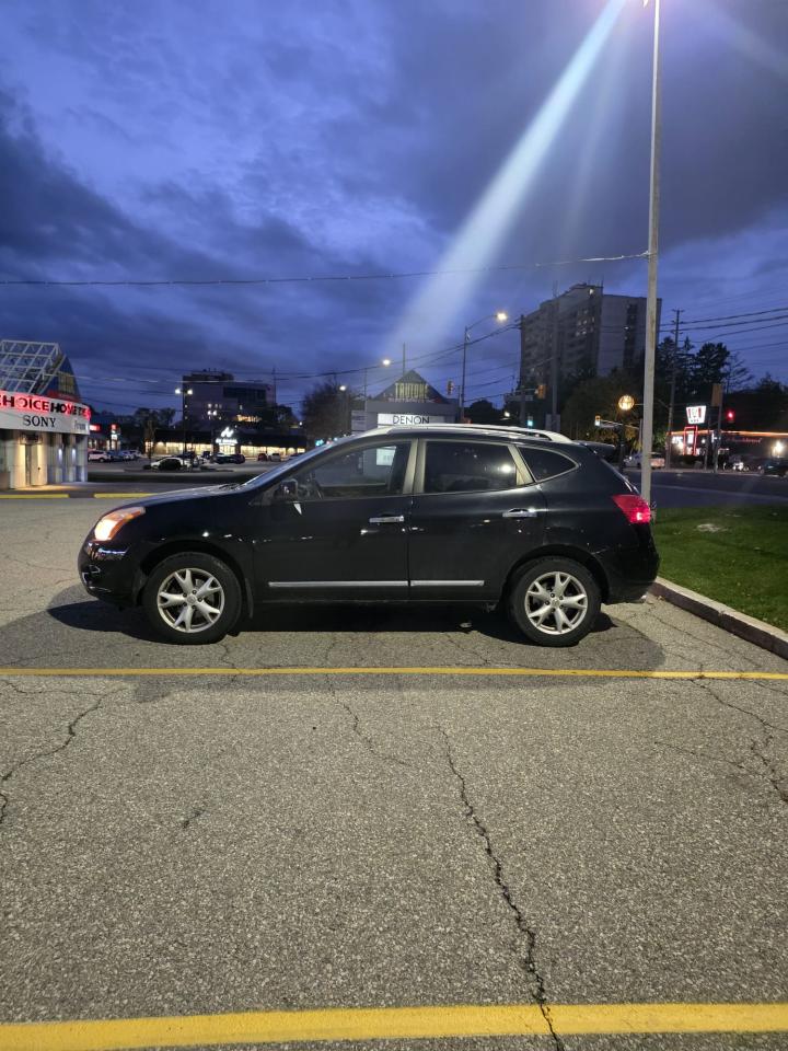 2012 Nissan Rogue FWD 4dr SV Photo
