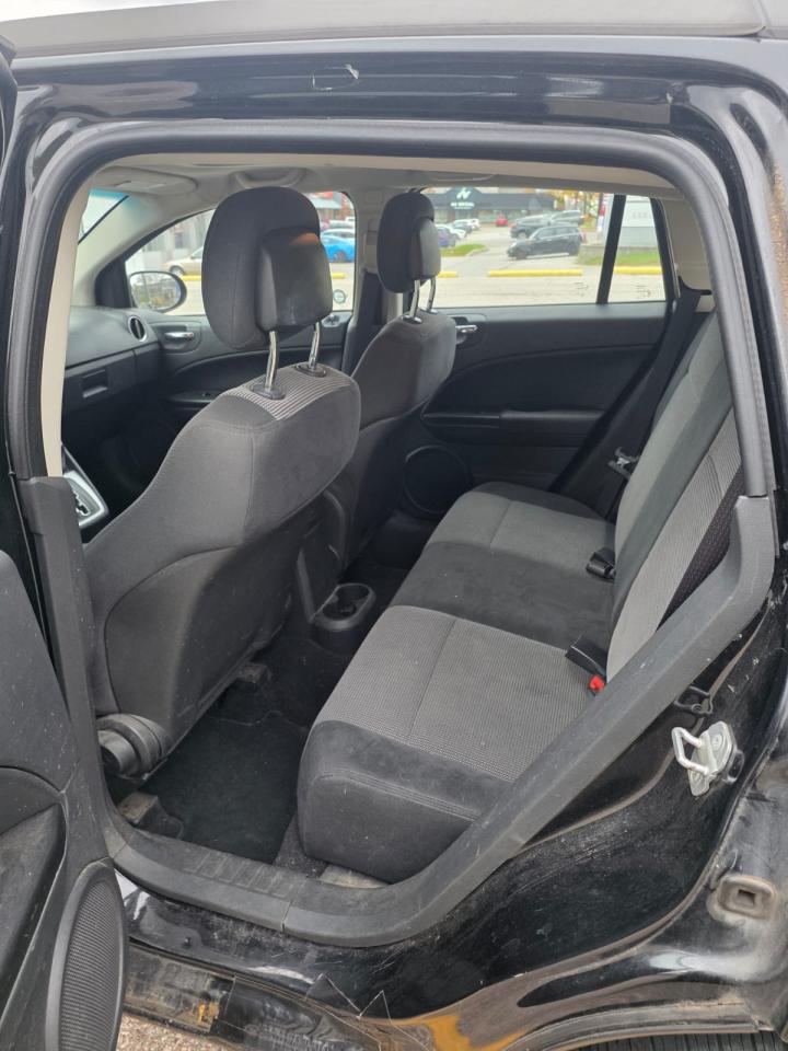 2010 Dodge Caliber SXT Photo