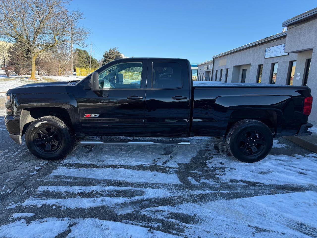 2017 Chevrolet Silverado 1500 4WD DOUBLE CAB 143.5" LT W/2LT NAV!. !CERTIFIED ! Photo