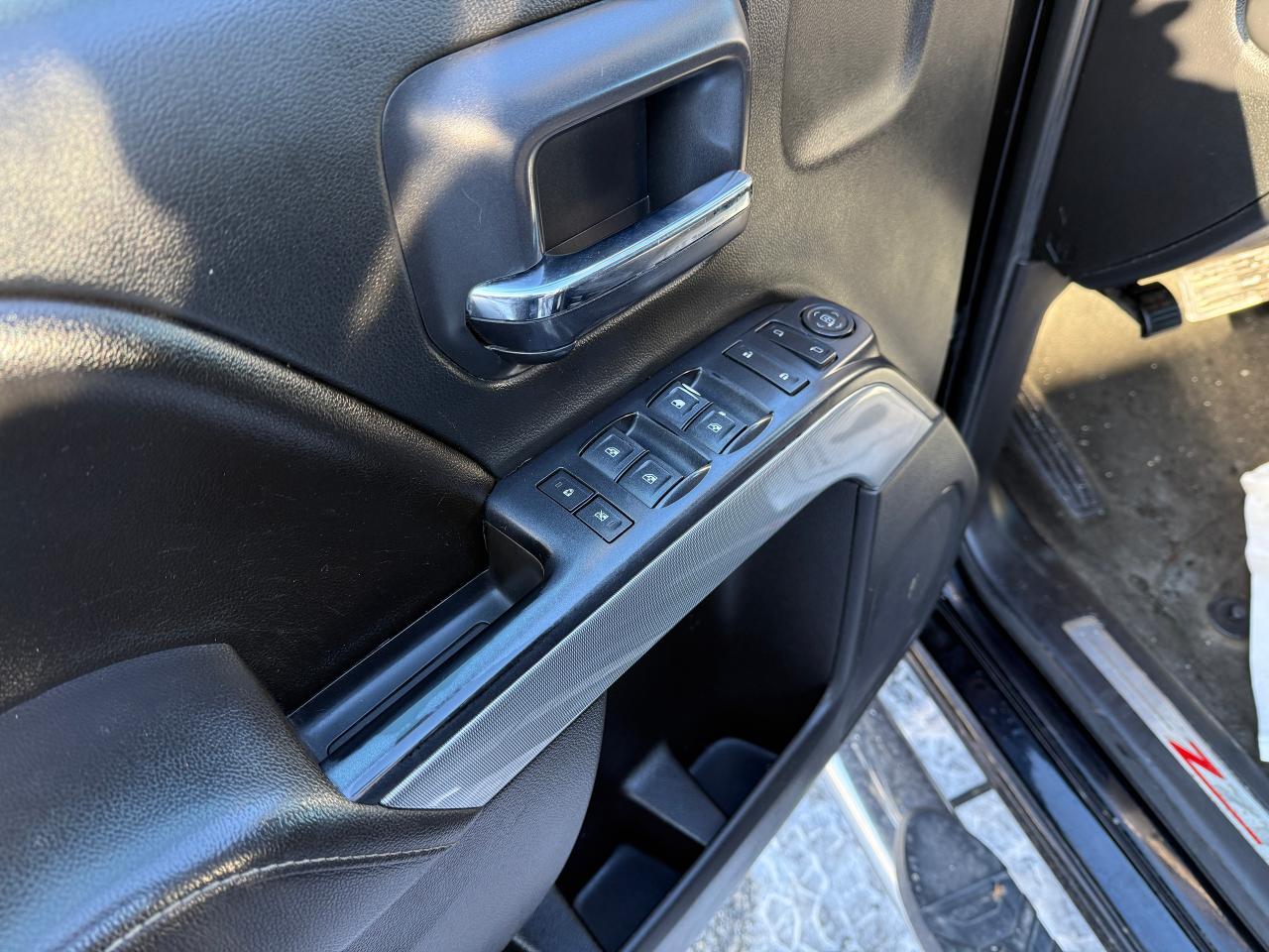 2017 Chevrolet Silverado 1500 4WD DOUBLE CAB 143.5" LT W/2LT NAV!. !CERTIFIED ! Photo