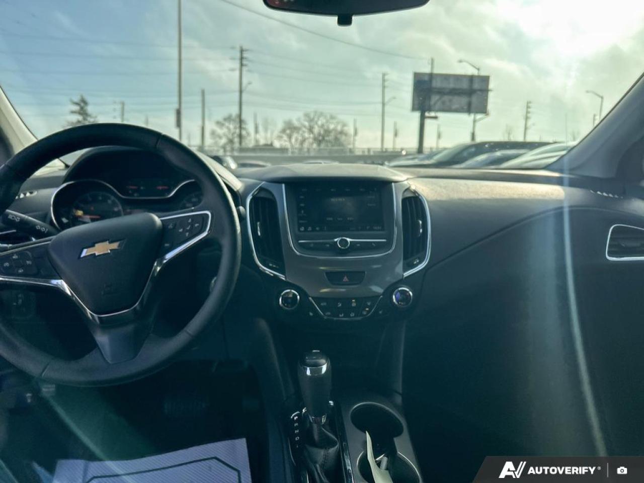 2019 Chevrolet Cruze LT / NO ACCIDENTS / HTD SEATS / BLUETOOTH / CRUISE Photo