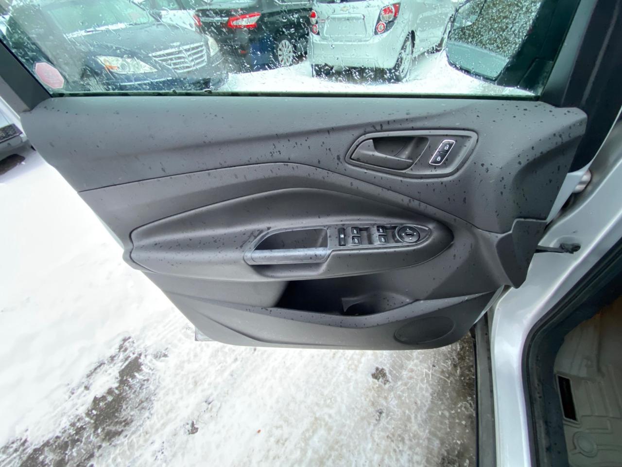 2013 Ford Escape S Photo