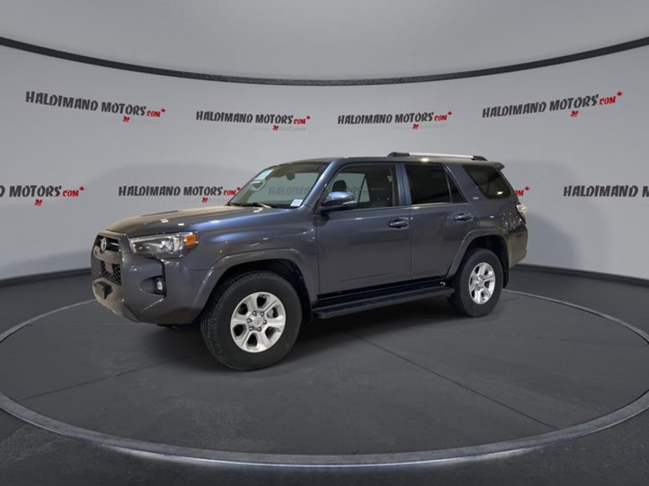 2022 Toyota 4Runner SR5 Premium 4WD | Leather Seats | 7 Passenger | One Owner | No accidents Photo3