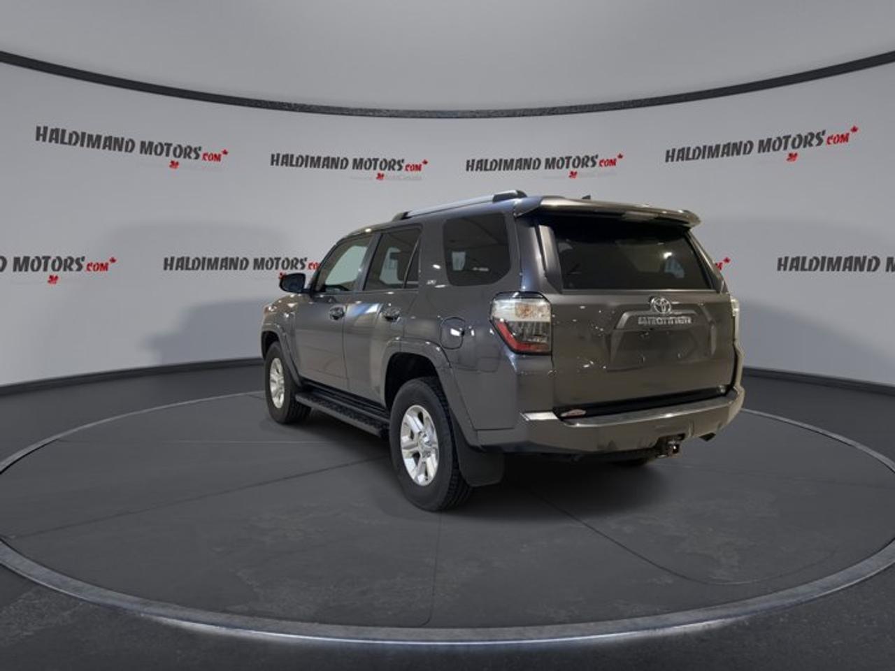 2022 Toyota 4Runner SR5 Premium 4WD | Leather Seats | 7 Passenger | One Owner | No accidents Photo