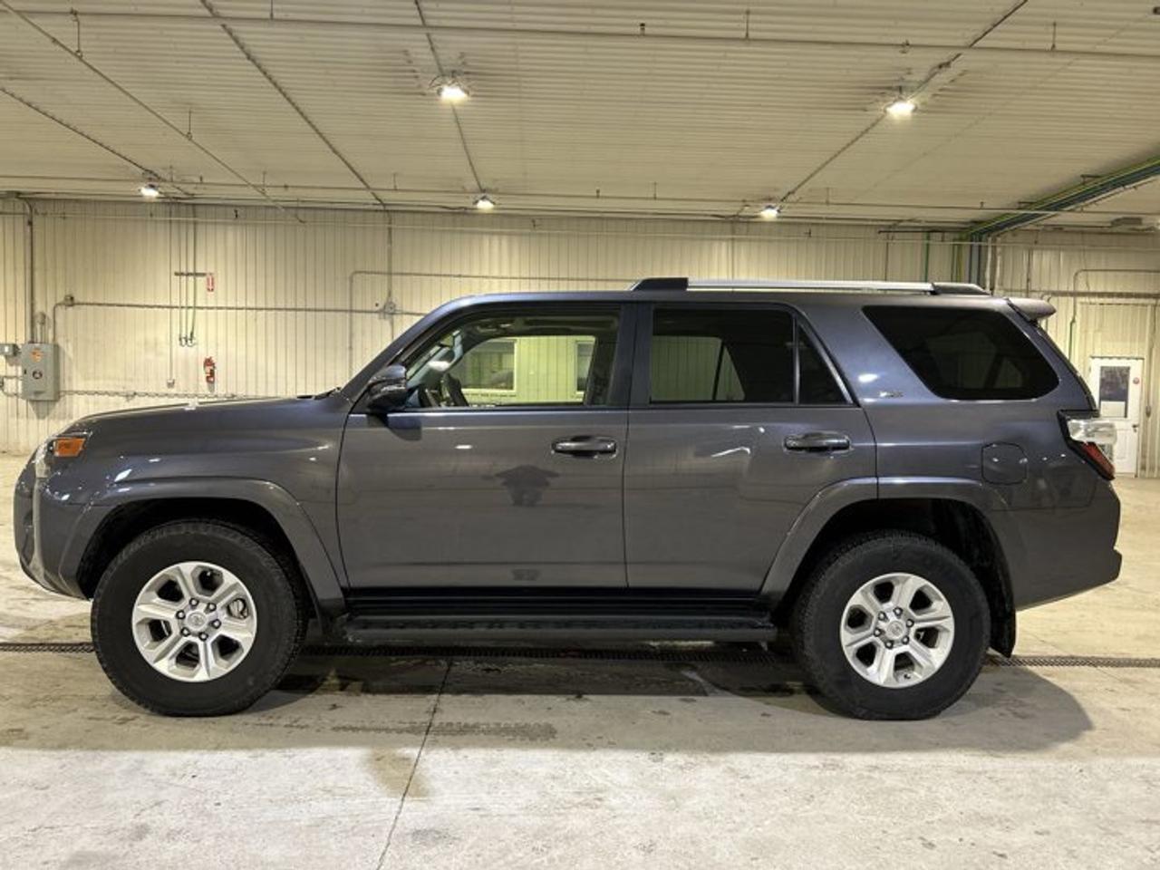 2022 Toyota 4Runner SR5 Premium 4WD | Leather Seats | 7 Passenger | One Owner | No accidents Photo