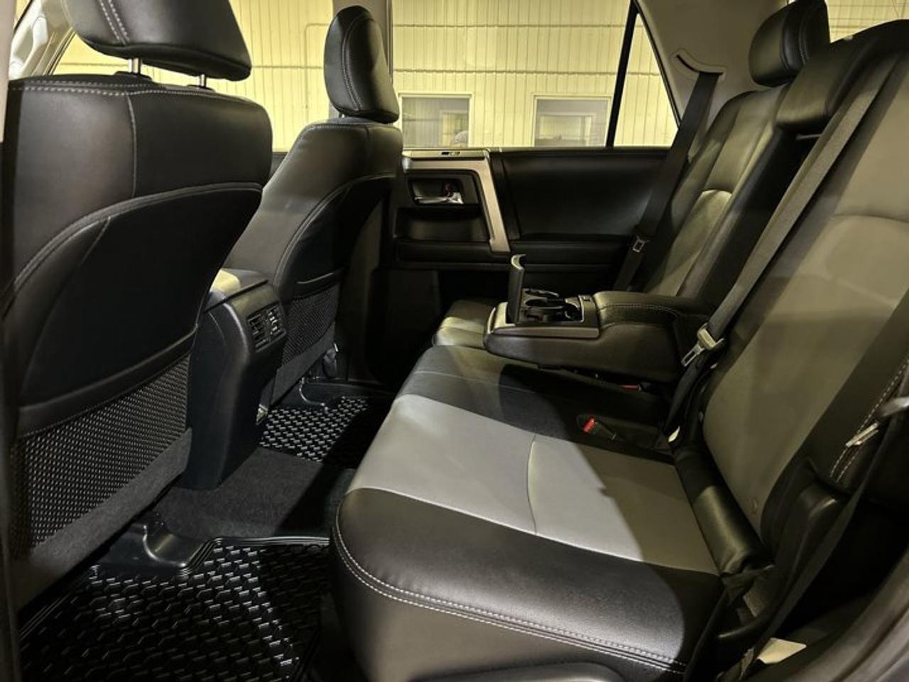 2022 Toyota 4Runner SR5 Premium 4WD | Leather Seats | 7 Passenger | One Owner | No accidents Photo