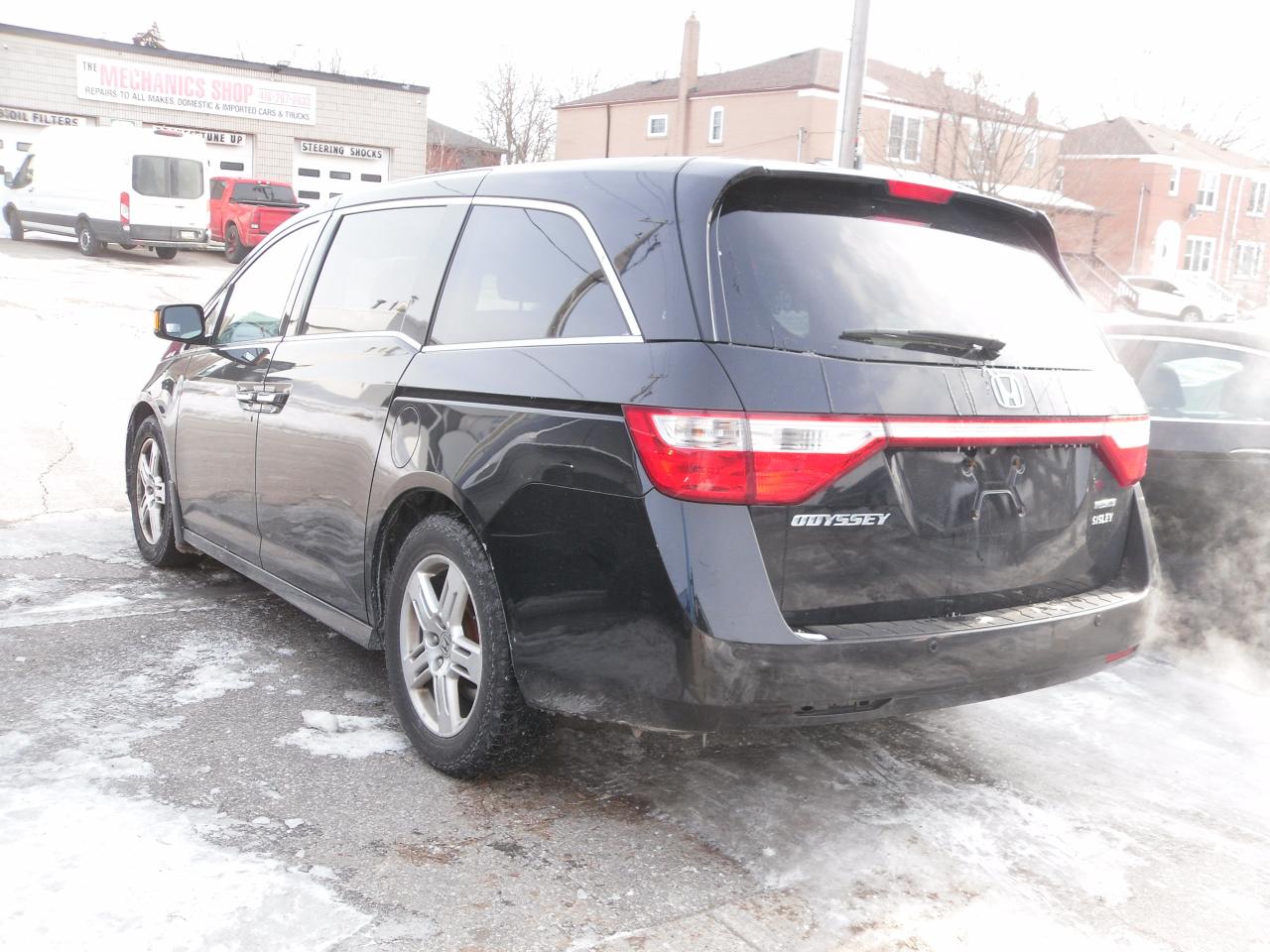 2012 Honda Odyssey 4DR WGN TOURING W/RES & NAVI Photo3