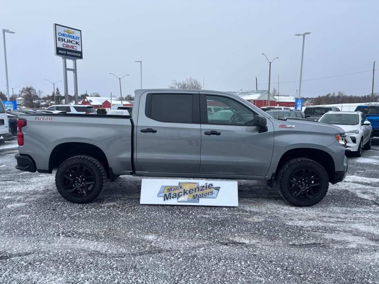 2026 Chevrolet Silverado 1500 2026 Chevrolet Silverado LT Trail Boss Crew Cab 4WD Photo