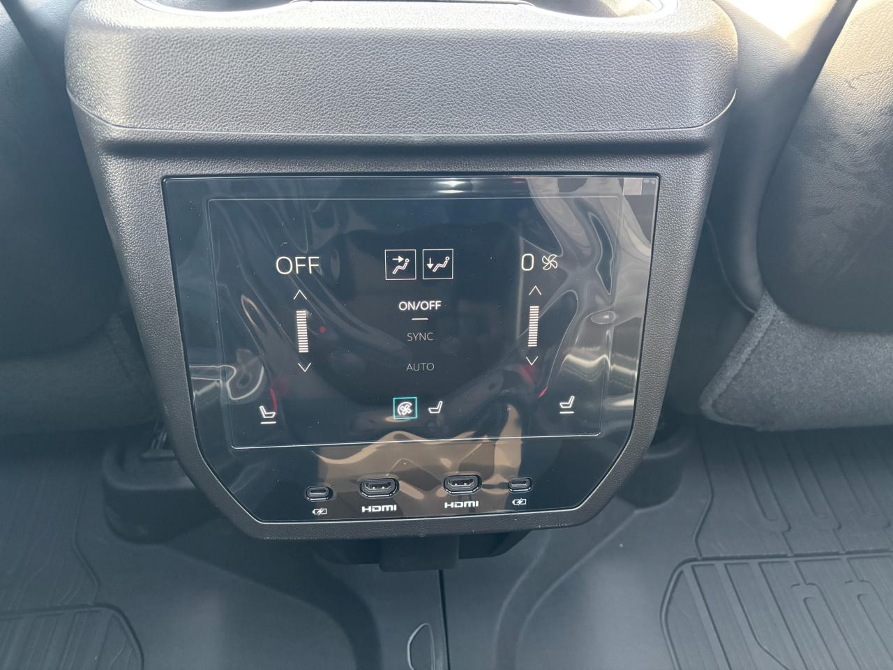 2026 GMC Yukon 2026 GMC Yukon Denali Ultimate Photo