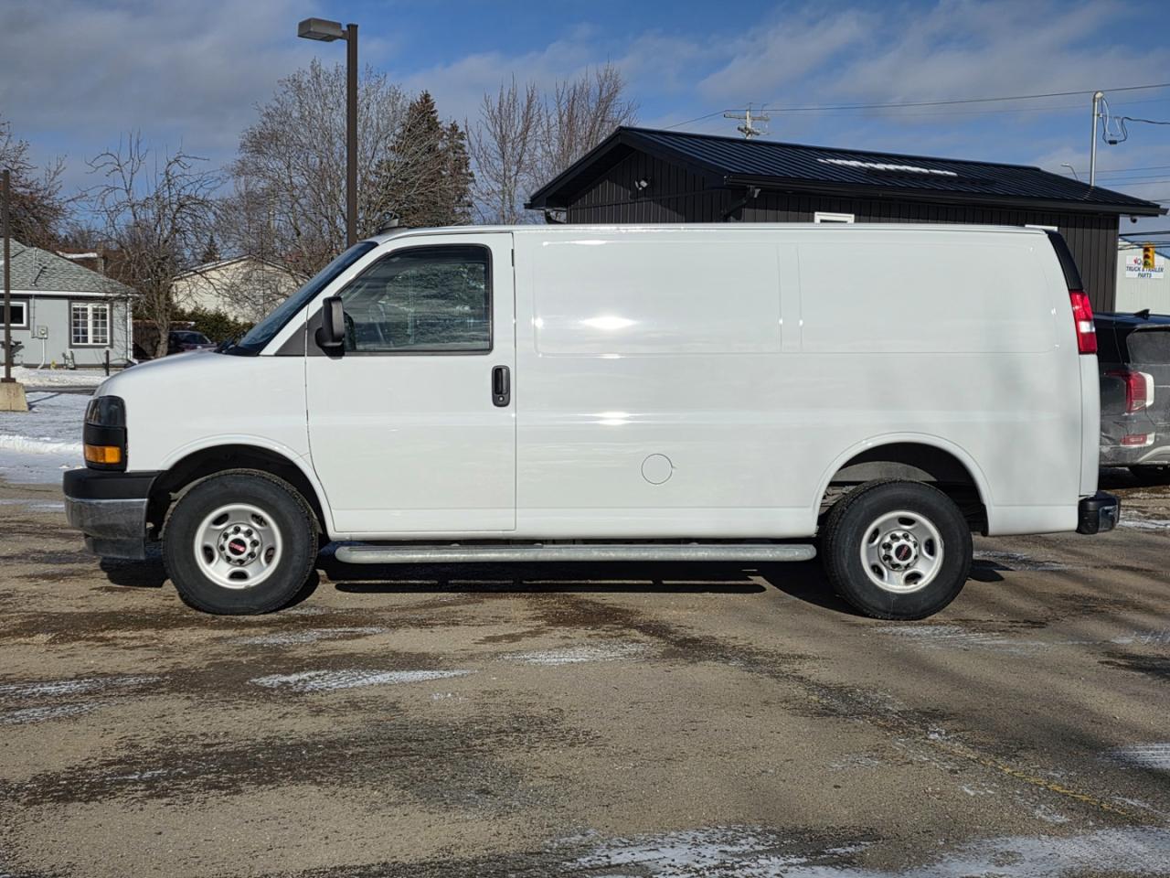 2023 GMC Savana G2500 Cargo RWD, 135" Photo