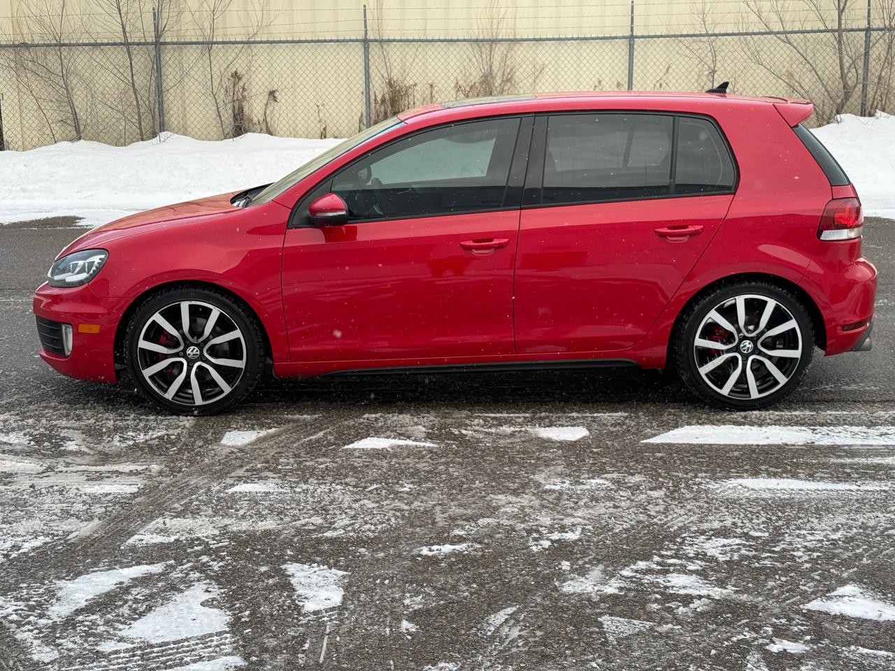 2013 Volkswagen Golf wolfsburg edition Photo