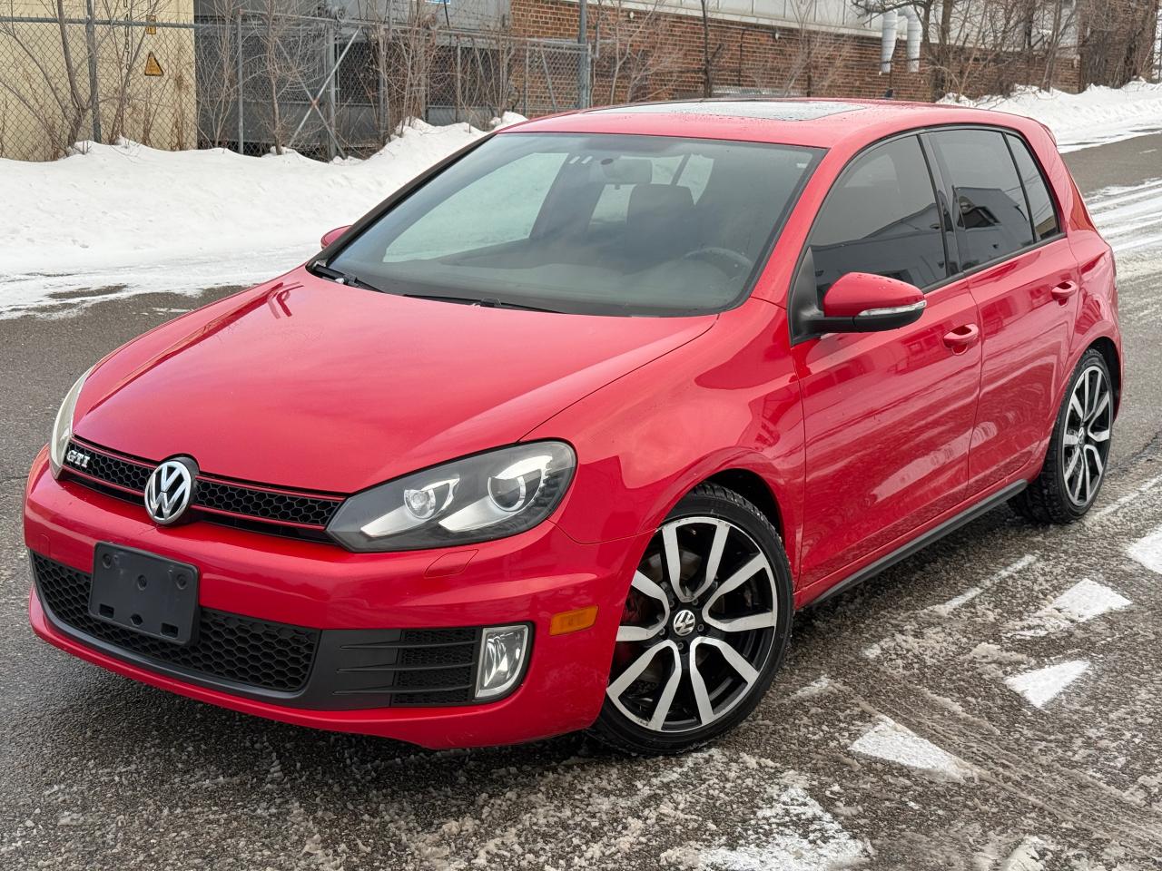 2013 Volkswagen Golf wolfsburg edition Photo0