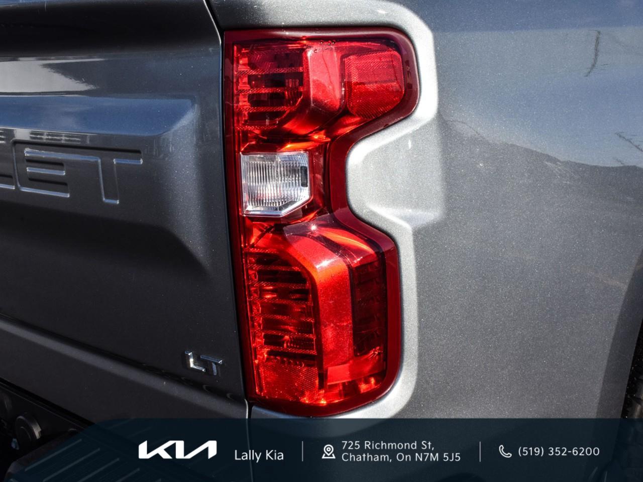 2023 Chevrolet Silverado 1500 LT New Arrival | Low KMs | Clean CarFax | Heated Seats Photo