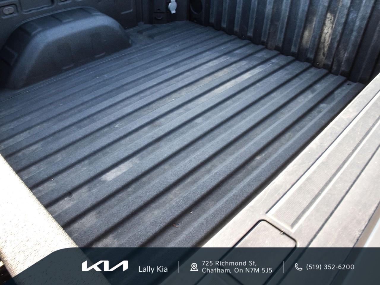 2023 Chevrolet Silverado 1500 LT New Arrival | Low KMs | Clean CarFax | Heated Seats Photo