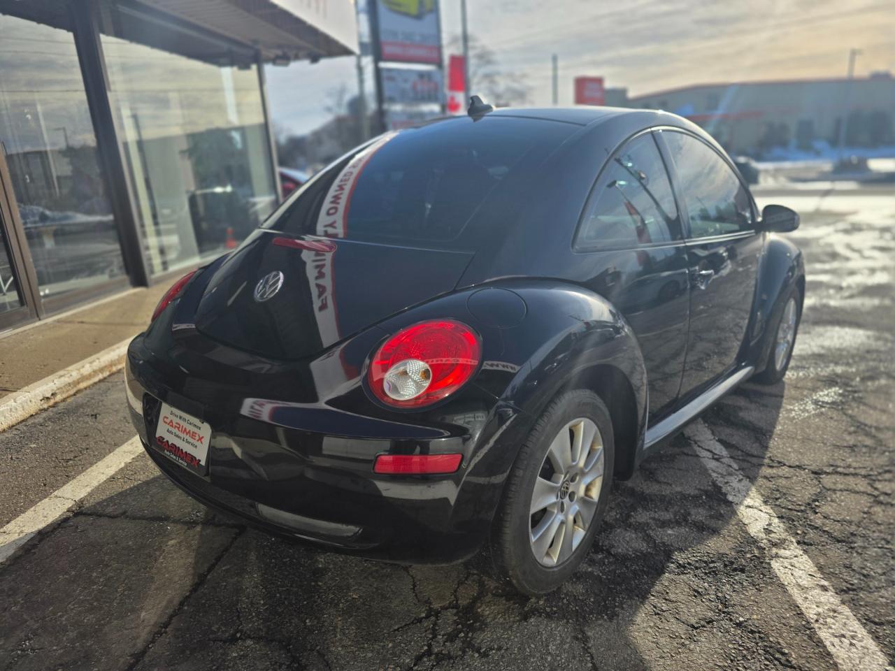 2010 Volkswagen New Beetle 2.5L Comfortline Leather | Sunroof | Heated Seats | Photo4