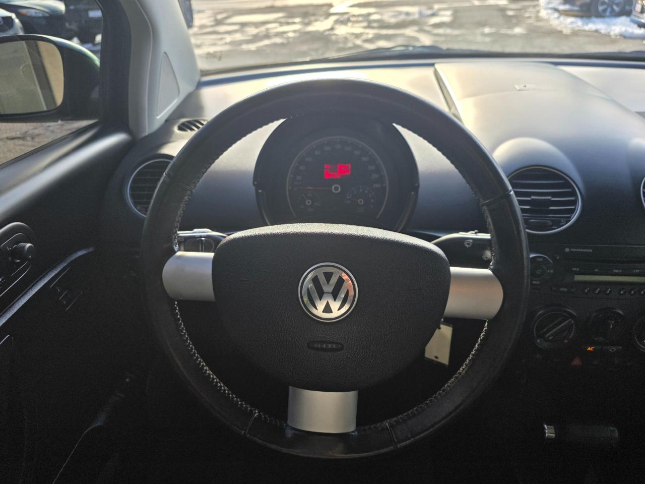 2010 Volkswagen New Beetle 2.5L Comfortline Leather | Sunroof | Heated Seats | Photo