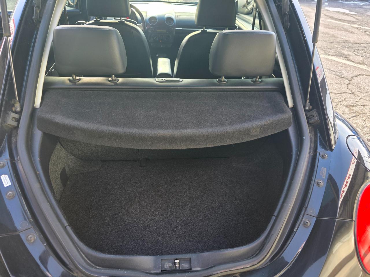 2010 Volkswagen New Beetle 2.5L Comfortline Leather | Sunroof | Heated Seats | Photo