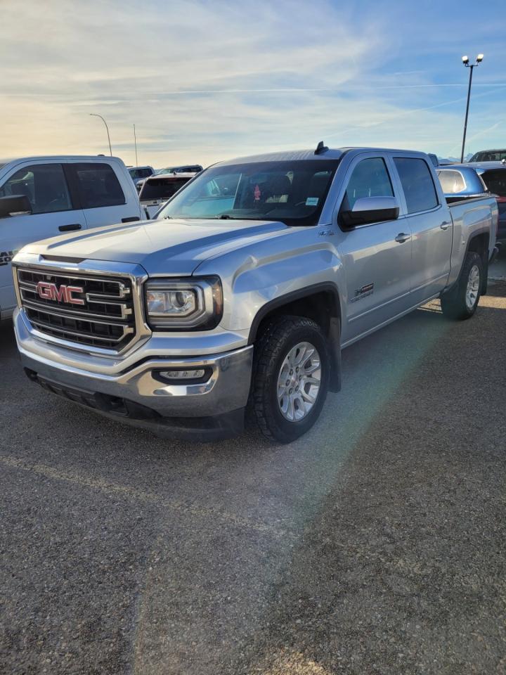 Used 2017 GMC Sierra 1500 SLE for sale in Pincher Creek, AB