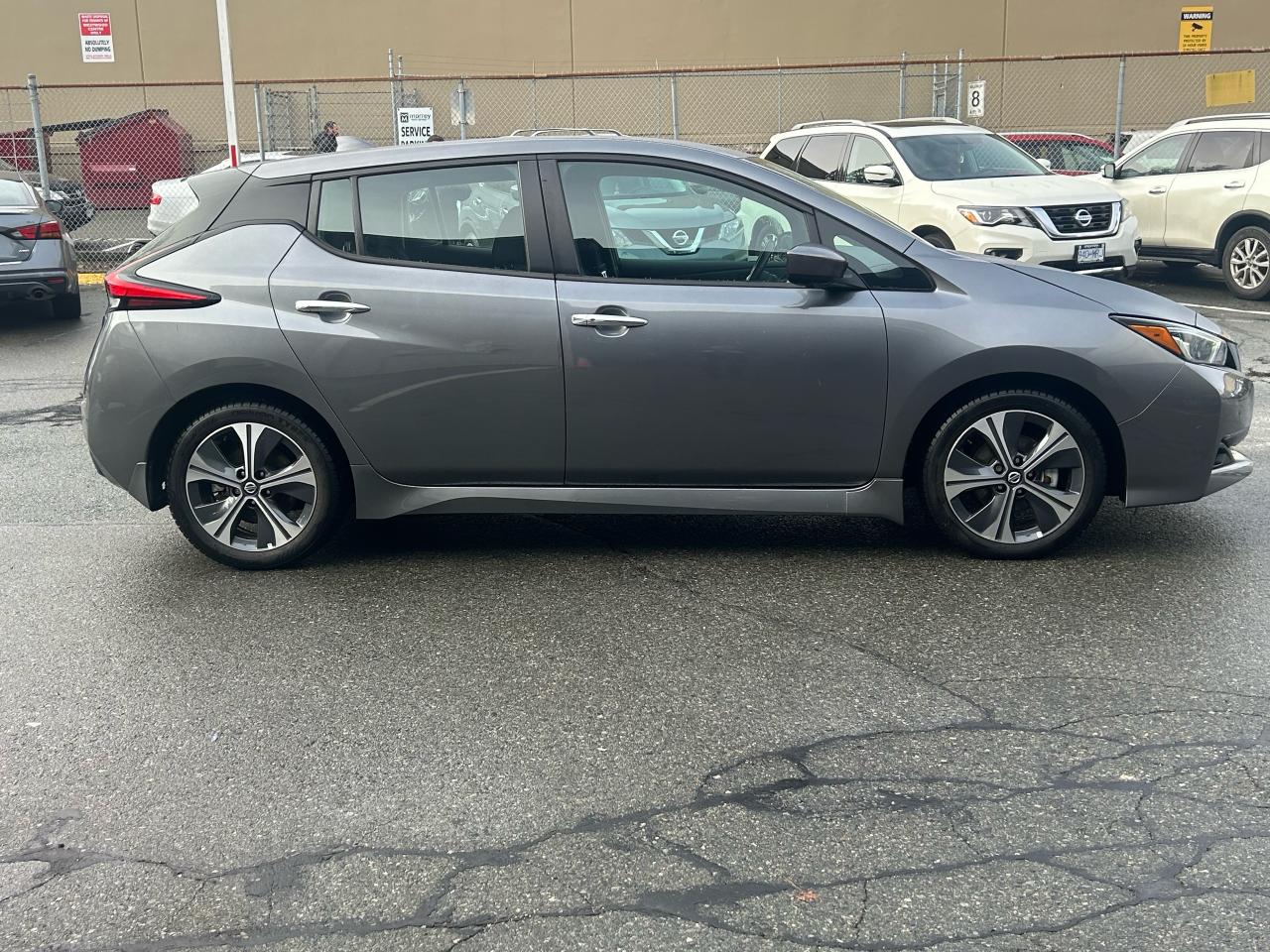2021 Nissan Leaf SV - Photo #5